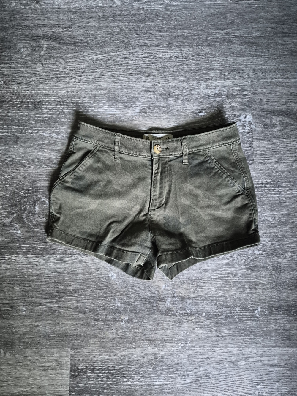 Women’s Olive Green Cuffed Cotton Shorts